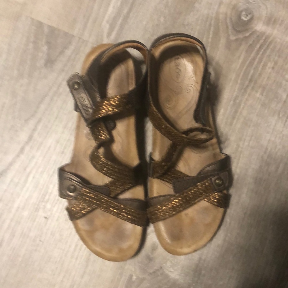 Taos Bronze Beauty Sandal